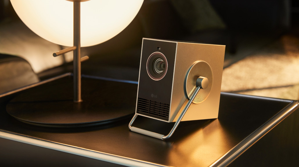 LG CineBeam Q_