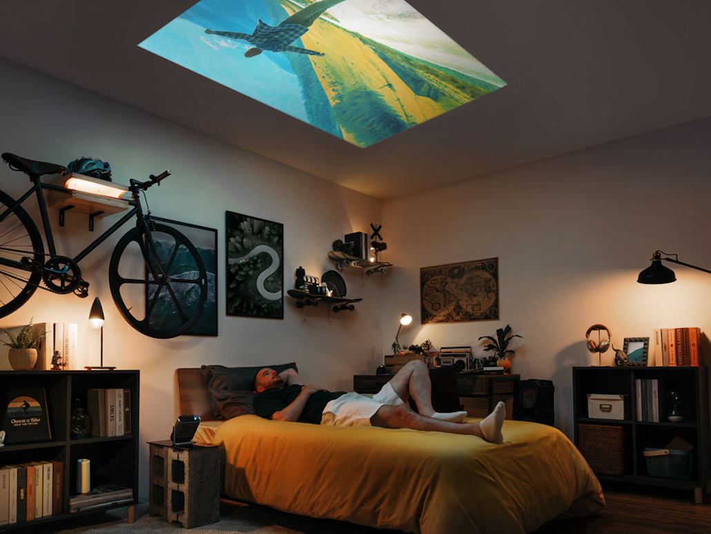 GPG-24-PRJ-M1X M1S-Scenario Photo-Bedroom_Ceiling_pc_1030